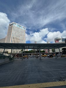 横浜駅西口の高島屋とタクシー乗り場