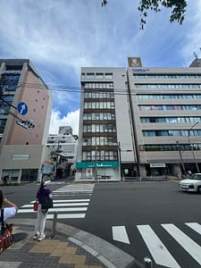名門会の看板と脇道